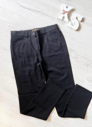 Чорні брюки