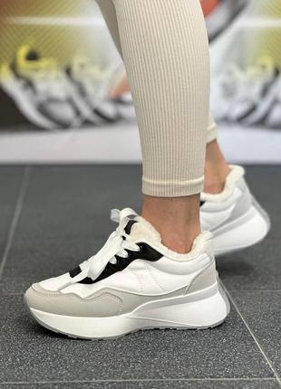 Женские зимние кроссовки3 фото