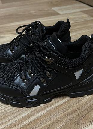 Кроссовки, ботинки на шнурках