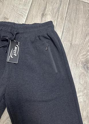 Теплые спортивные штаны без манжета однотонные серые спортивные брюки байка флис