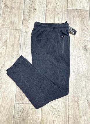 Теплые спортивные штаны без манжета однотонные серые спортивные брюки байка флис