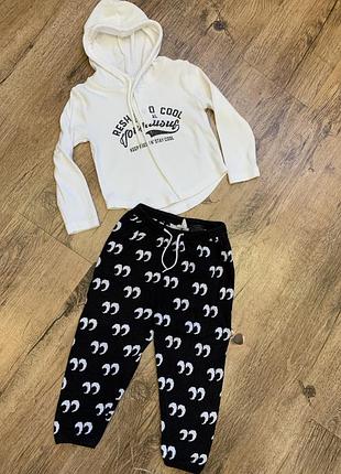 Спортивный костюм