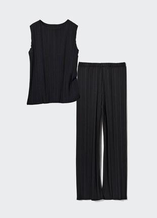 Плиссированный костюм uniqlo