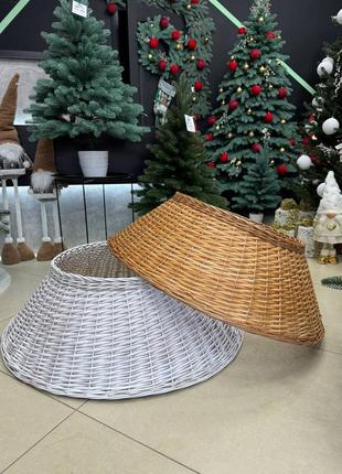 Плетеные корни под елку