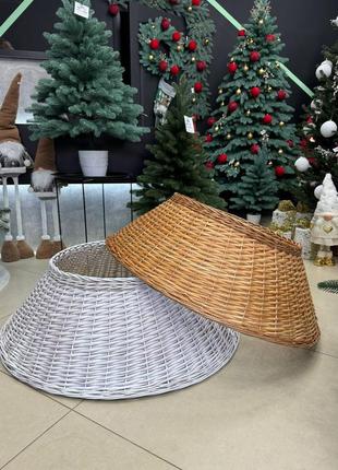 Плетеные корни под елку