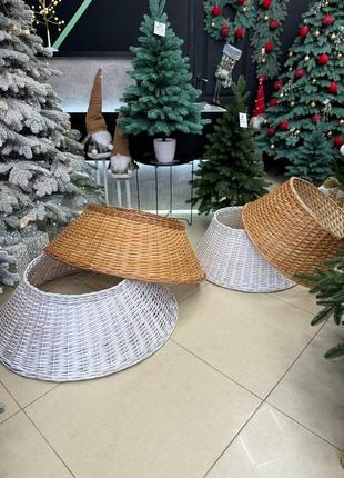 Плетеные корни под елку