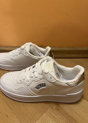 Кросівки жіночі з утепленням guess