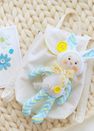 Детский рюкзак с игрушкой зайчик