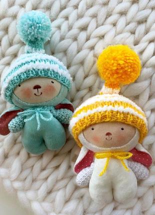 Мягкие плюшевые игрушки - пара зайчиков  в шапочках, п. 5