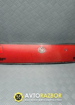 Стоп задній центральний ліхтар кришки багажника хетчбек bc6a50850 на mazda 323f 1994-1998 рік