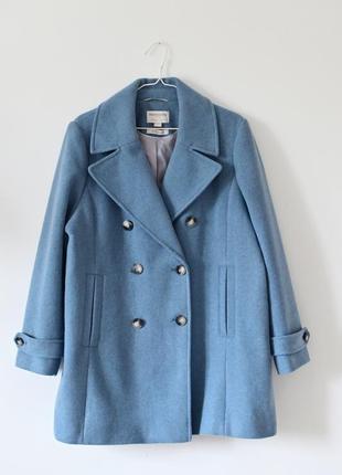 Ідеальне жіноче пальто на осінь. блакитне пальто з вовною. тепле м'яке пальто двобортне
