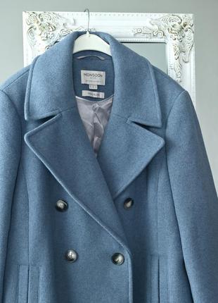 Ідеальне жіноче пальто на осінь. блакитне пальто з вовною. тепле м'яке пальто двобортне