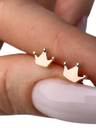Серебряные серьги-гвоздики с золотыми вставками корона
