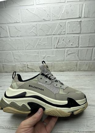 Кросівки balenciaga кросівки triple s