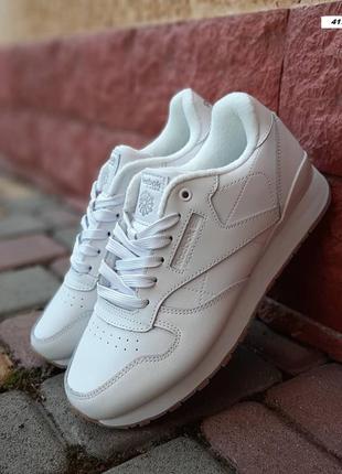Женские зимние кроссовки reebok classic leather