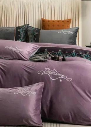 Роскошное постельное белье велюр украшено кружевом