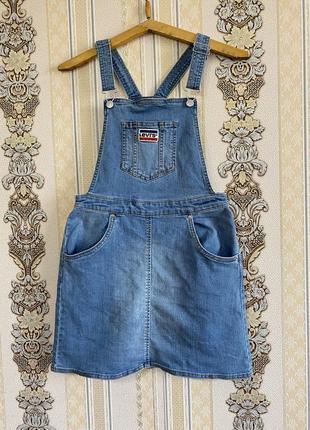 Стильный джинсовый голубой сарафан levi's