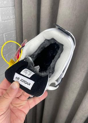 Кроссовки Air jordan 11 cmft low оригінальні кросівки 4 white grey black fur winter8 фото