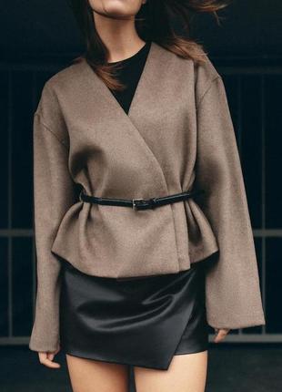 Жакет soft з ременем zara