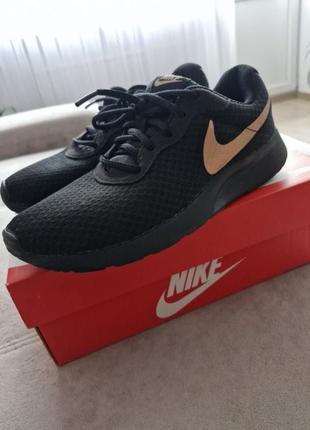 Кроссовки nike