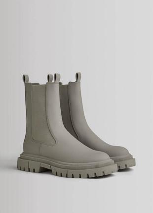 Стильні челсі черевики високі прогумовані водонепроникні хакі bershka 40
