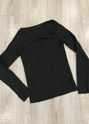 Гольф, водолазка, лонгслив f&amp;f темно зеленого цвета в рубчик с вырезом на груди