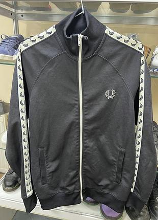 Мужская олимпийка fred perry с лампасами