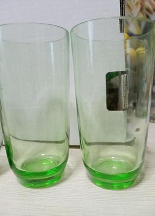 Вінтажні стакани з зеленого скла 7 шт.