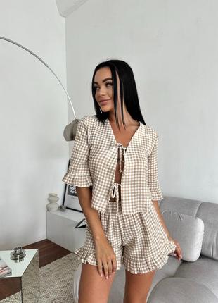 Муслінова піжама з шортами і сорочкою в клітинку