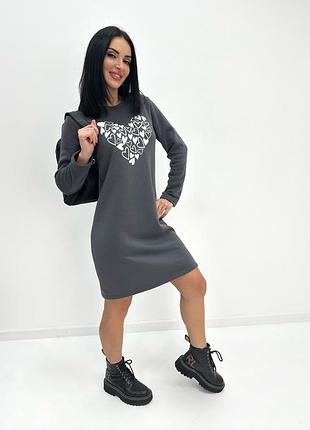 Теплое женское платье с принтом