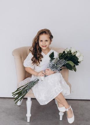 Очень красивое хлопковое белое платье 6-7 лет