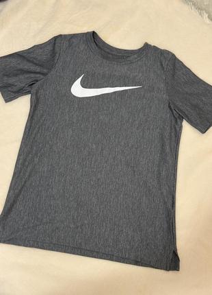 Футболка nike серая