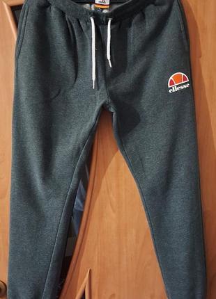 Спортивные штаны ellesse на флисе оригинал.размер м