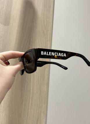 Сонцезахисні окуляри balenciaga