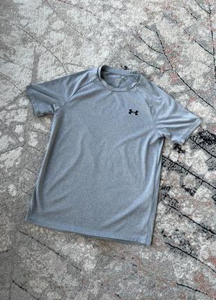 Футболка спортивна under armour