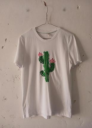 Стильная футболка