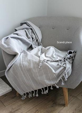 Плед сірий з китицями