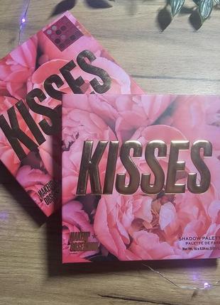 Палетка тіней для повік makeup obsession kisses shadow palette