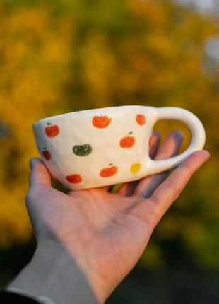 Чашка ручної роботи яблука біла ілюстрація картина на подарунок глина кераміка