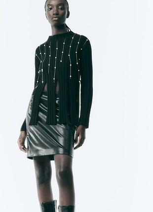 Черный свитер с жемчужинами и разрезами za.ra 6% шерсть 30 акрил 64 полиэстер s m l