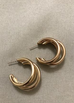 Стильные серьги кольца