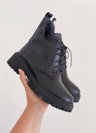 Женские ботинки черные зимние кожаные