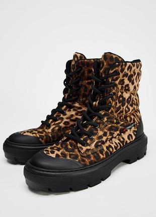 Сапоги zara леопардовые, высокие кроссовки zara