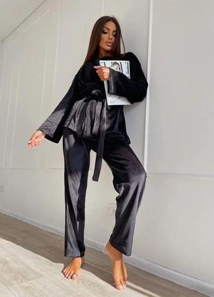 Розкішний жіночий велюровий костюм / піжама - трійка (футболка + штани + халат) чорний