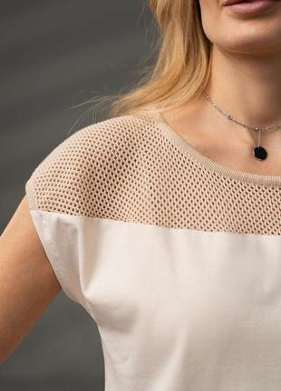 Женская однотонная кремовая футболка с ажурной вставкой. модель 3018 trikobakh4 фото