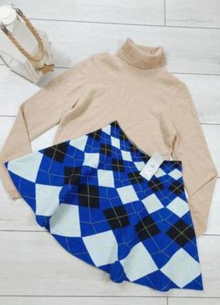 Стильная и актуальная юбочка с красивым составом ткани в ромбы от primark раз.s