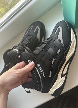 Кросівки adidas