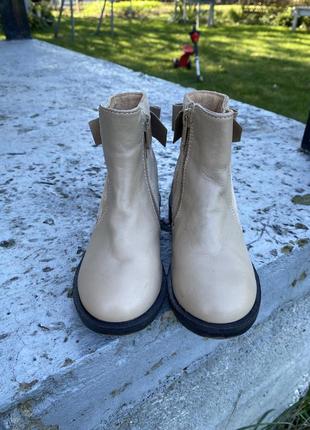 Кожаные детские ботинки