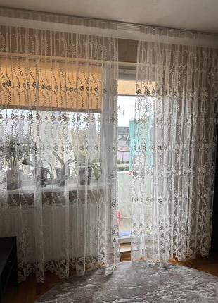 Тюль на велике вікно з балконом
