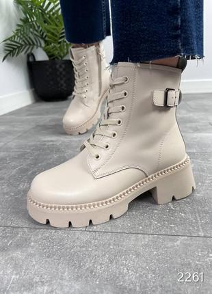 Женские зимние ботинки